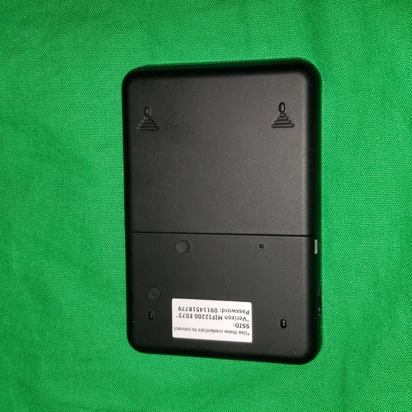 Novatel Mifi 2200 Hotspot Modem with AC Adapter - Picture 2 of 3